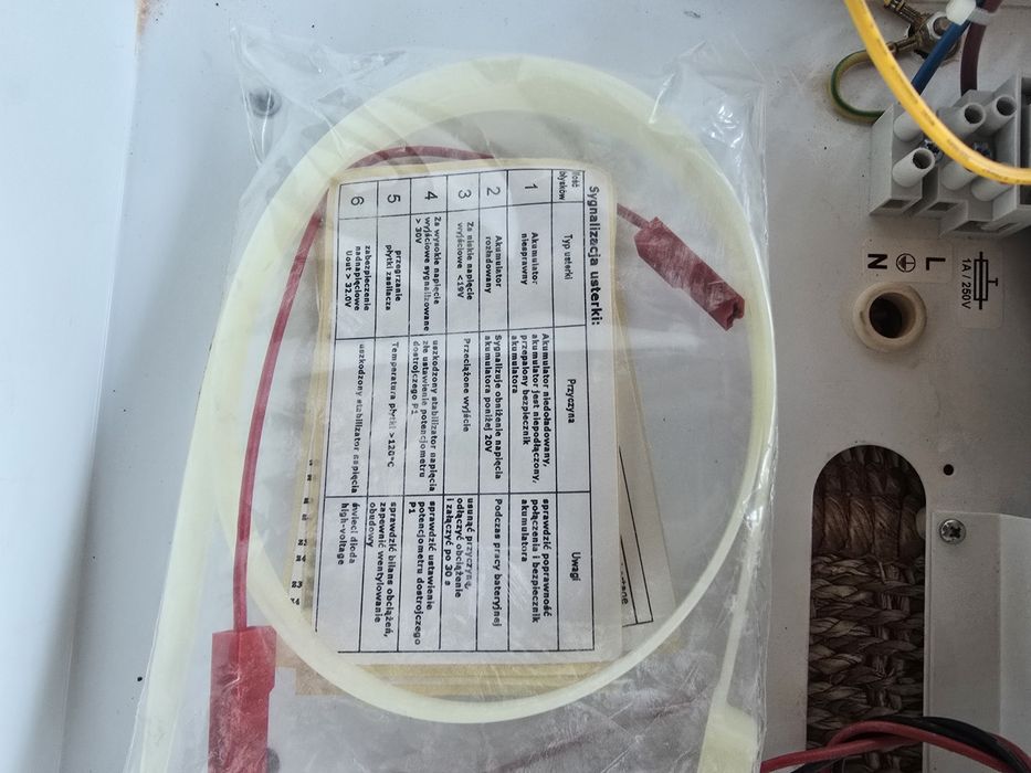Sursă de alimentare tampon liniară Pulsar AWZ224 v2.0 (24V / 2A) - Nouă