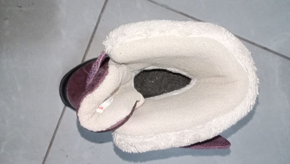 Продаю детские обуви