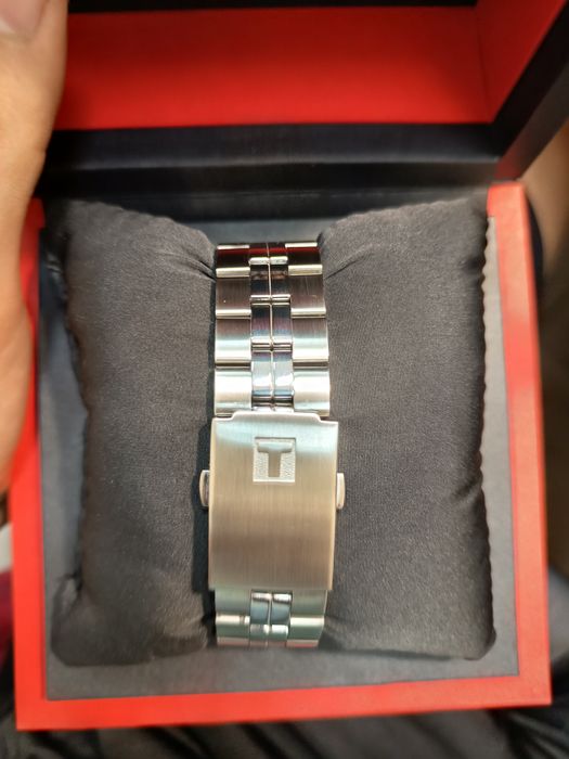 Часовник Tissot pr100