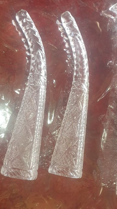 Хрусталлар сотилади.