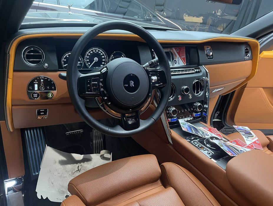 Rolls Royce Cullinan - plansa de bord - kit airbag volan pasager - set centuri de siguranta