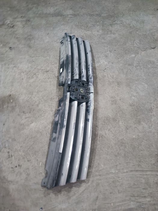 решетка (маска) предна броня VW Volkswagen Touareg 2015-2017