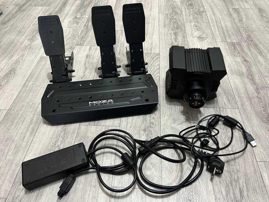 Колёсная база MOZA R5 и 3 педали