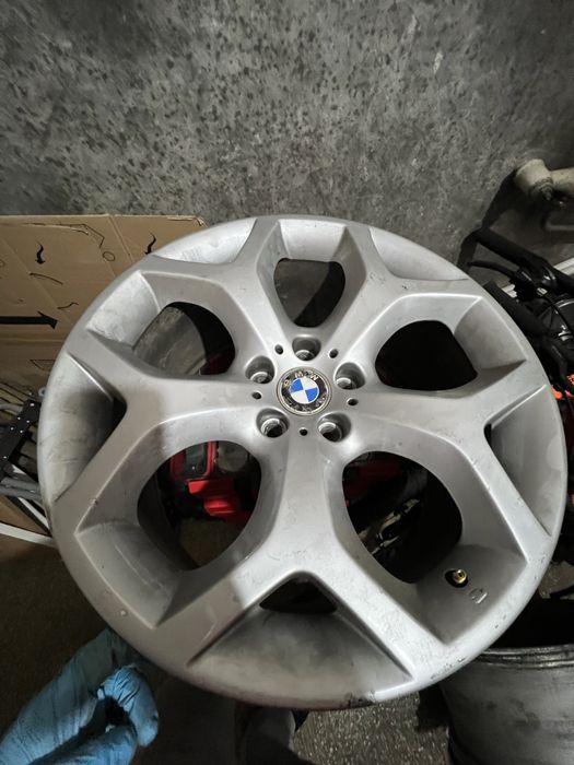 Vand 4 jante BMW X5 E 70 pe 20’ in 2 marimi, 3 sunt sudate