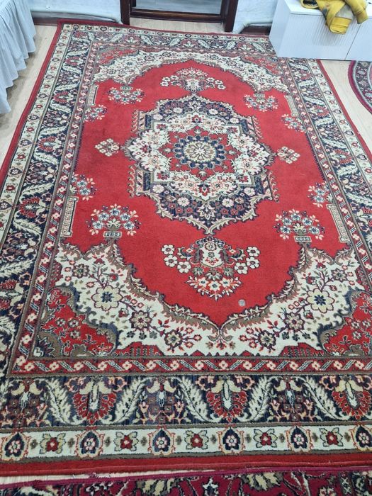 Продам ковры 2 шт