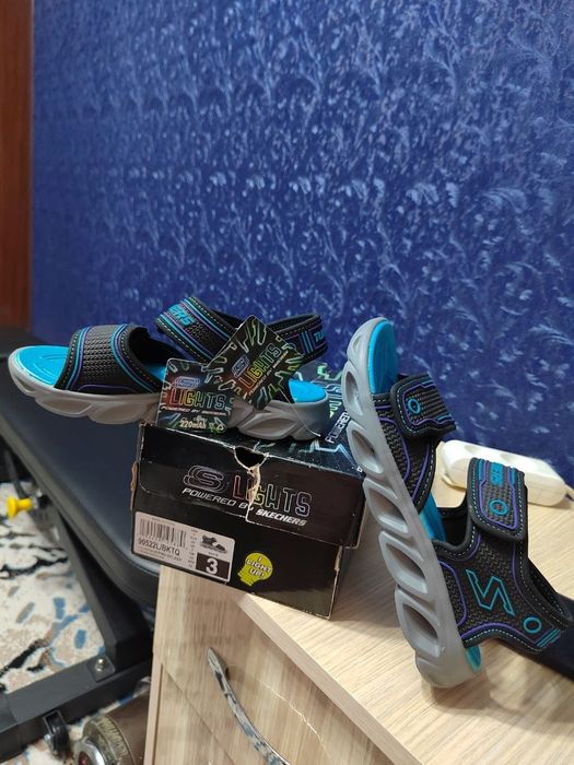 Сандали Skechers hypno-splash.us-3. 22см.