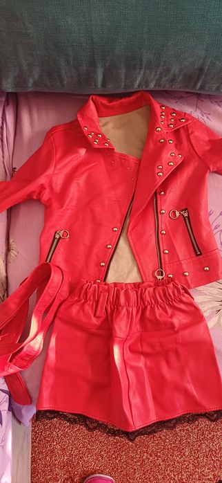 Compleu fusta și geaca