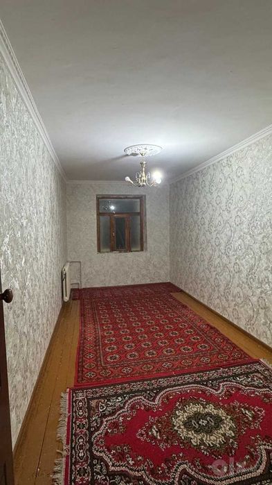 Sharq bozor yonda 1-etajda 2 xonali kvartira ijaraga beriladi