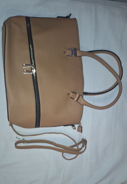 Дамски чанти и портмонета