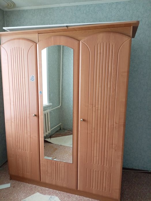 Шкафы б/у продам