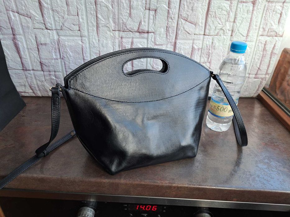 дамска чанта,Massimo Dutti,черна кожена чантичка-естествена кожа,