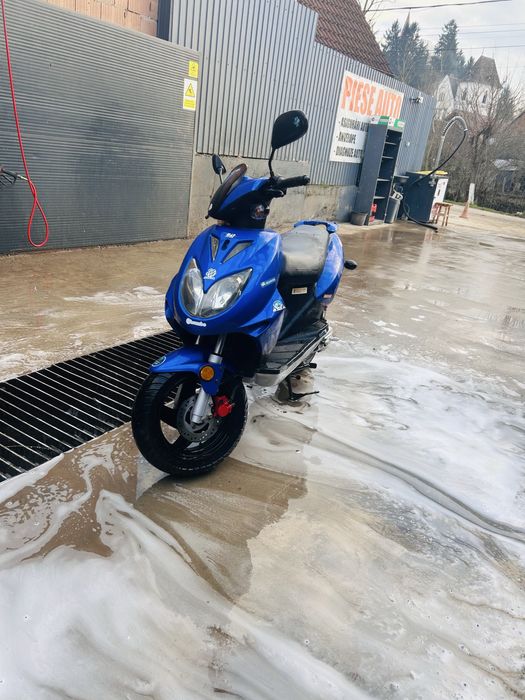 Scutar keeway Focus 50cc