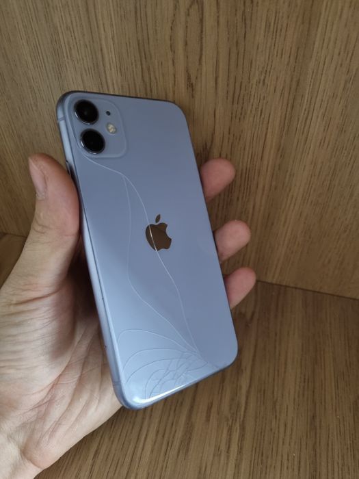 Продам телефон iPhone 11