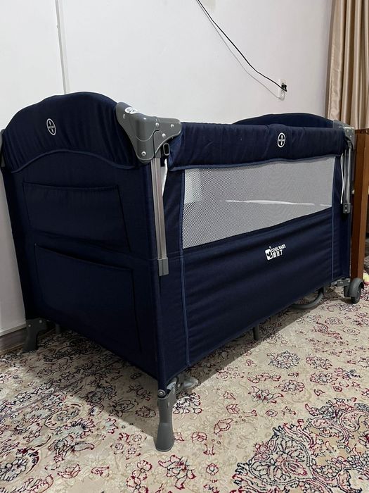 Продам детскую манежку.