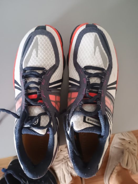 Adidași stare foarte buna.