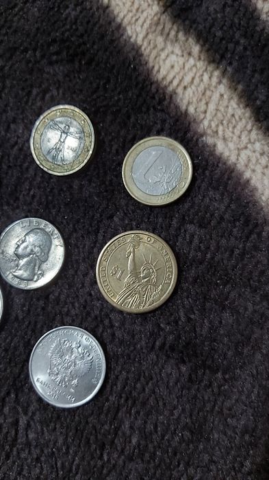 Продам монеты в коллекцию.