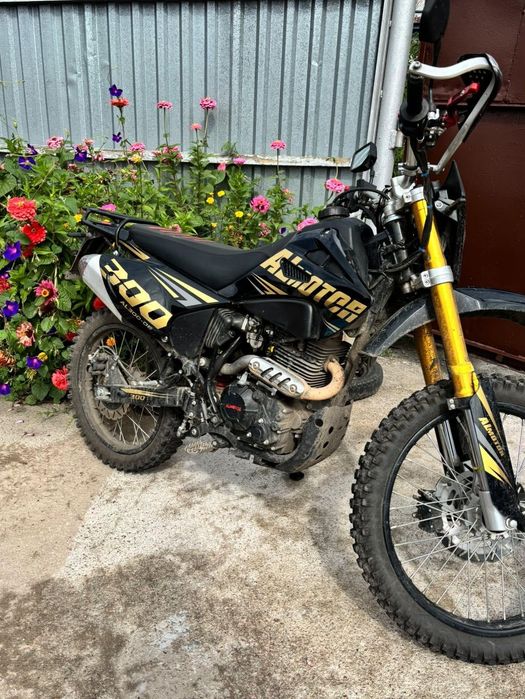 Продам эндуро 300 кубов