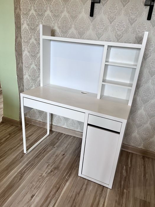 Стол письменный Икеа