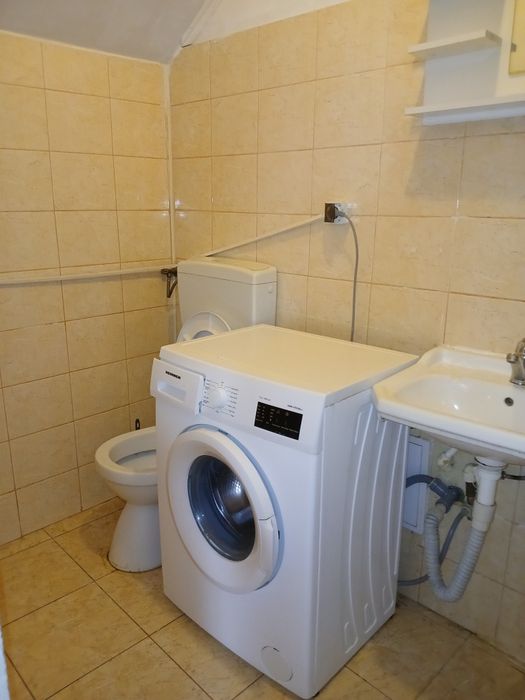 Particular închiriez garsoniera centru