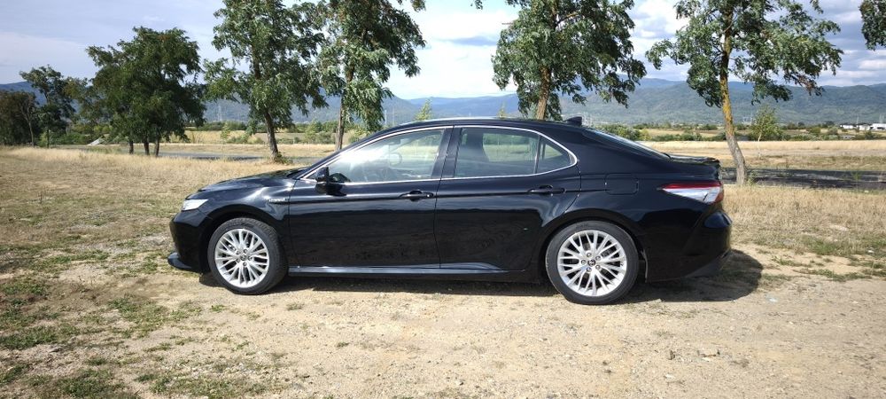 Toyota Camry hybrid,  an 2020, inmatriculat Ro