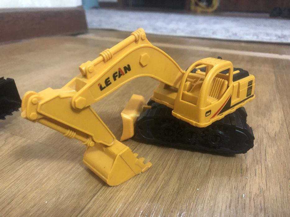 Машины игрушочные