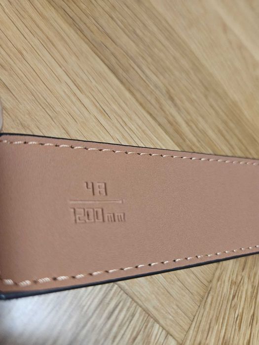 Louis Vuitton Belt – черен със сребърна катарама (120 см)