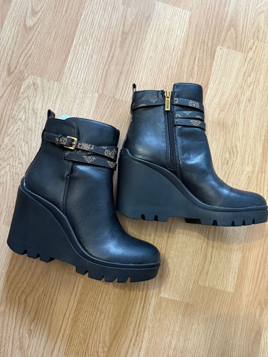 Încălțăminte Guess cu defect, 70 lei