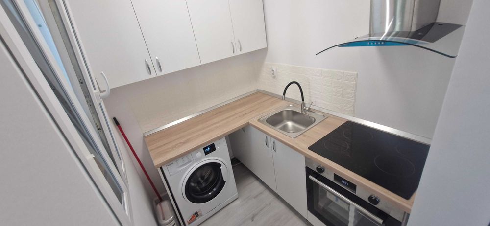 Inchiriez apartament,Trivale2 scoala 13, piata,statie , mobilat Nou,Ac