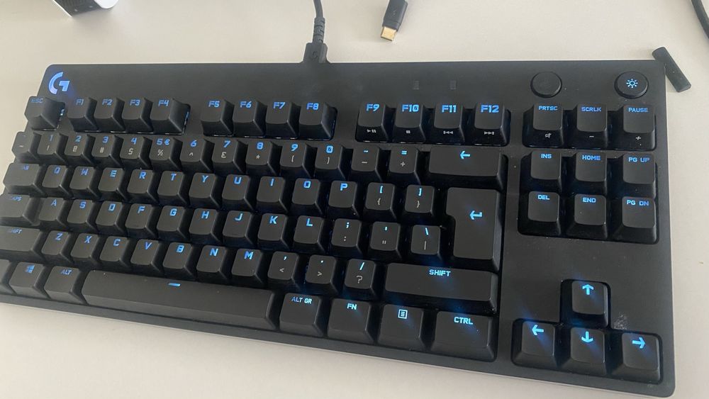 logitech g pro клавитатура