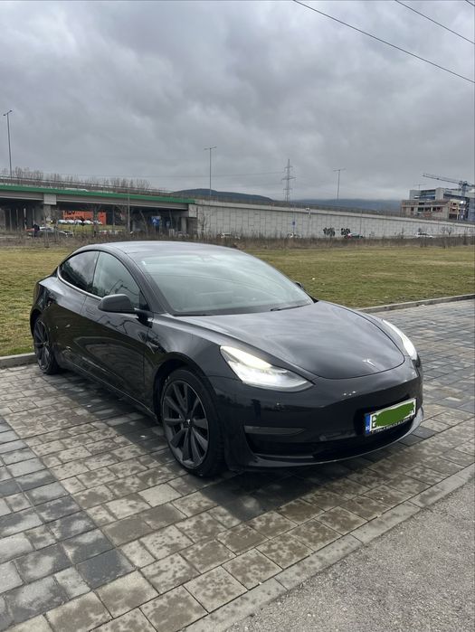 Tesla model 3 LR FSD