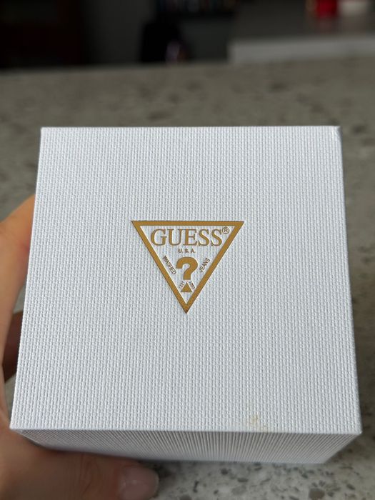 Чисто нов дамски часовник GUESS GW0528L1 с кристали и кутия