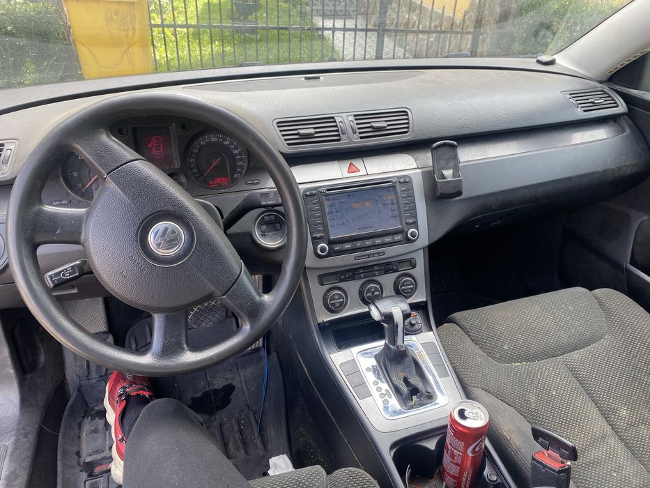 Piese  VW PASSAT B6  2.0 tdi 140 CP BMP.capota trager faruri