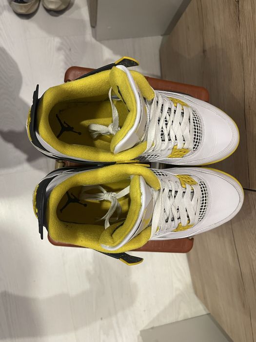 43 Маратонки Nike Air Jordan 4 Retro Vivid Sulfur Yellow LeBron Kobe