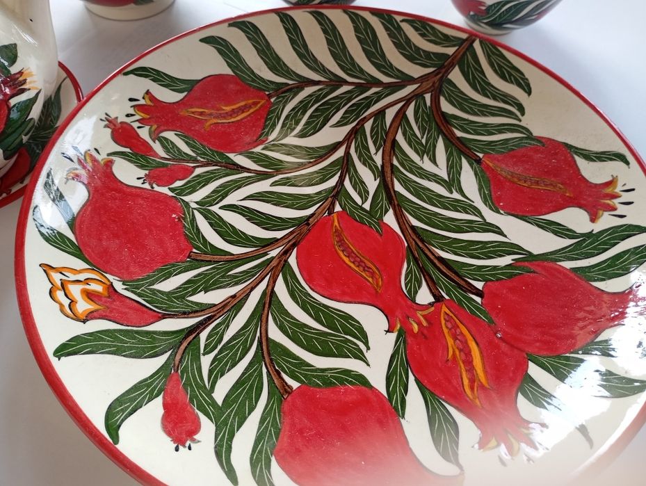 Сервиз  национальный рисунок гранат