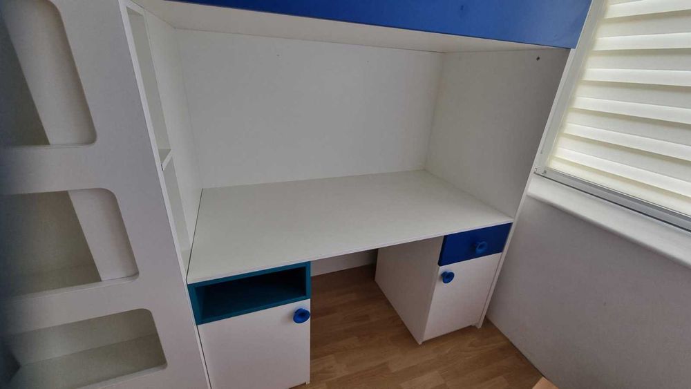 2х Детско легло с вградено бюро и шкаф