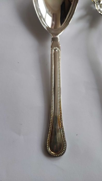 Масивни и големи посребрени прибори за сервиране