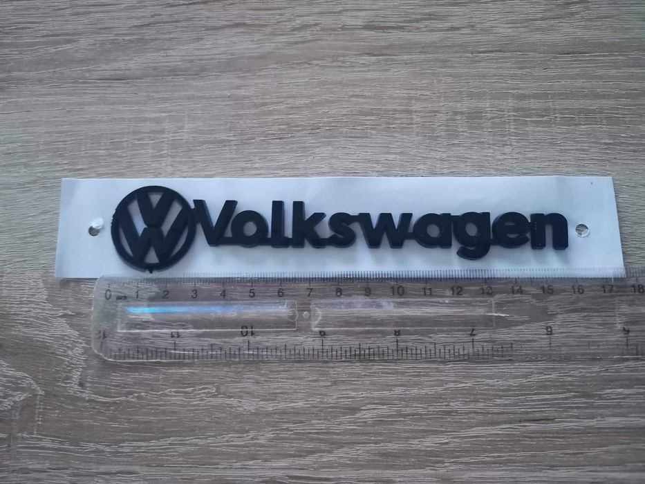 черен надпис Volkswagen