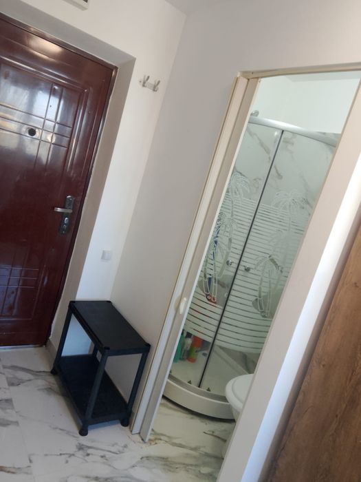 Închiriez cameră de cămin 12mp