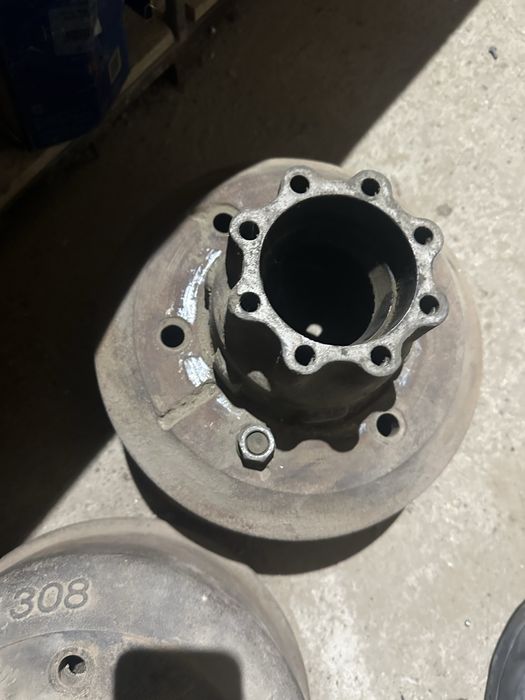 Продам задний ступица мерседес 814