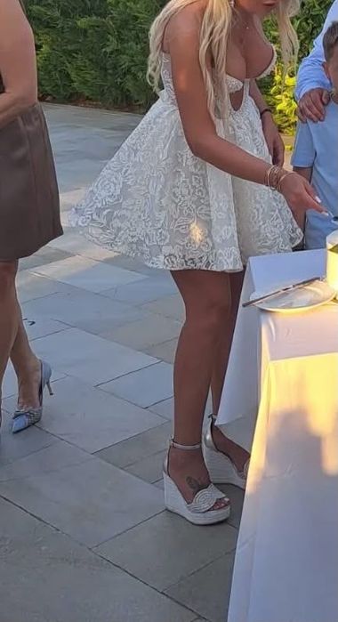 Vand rochie scurta de mireasa  Milla Nova