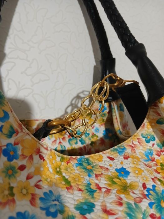 Чанта на цветя LV