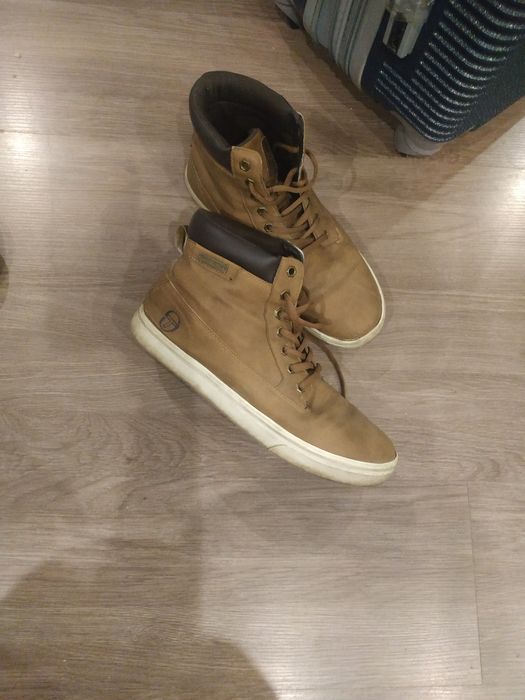 Мужские кроссовки 43