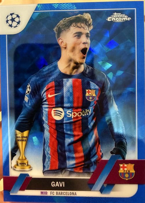 Gavi Aqua Blue Refractor – Topps Chrome (FC Barcelona)