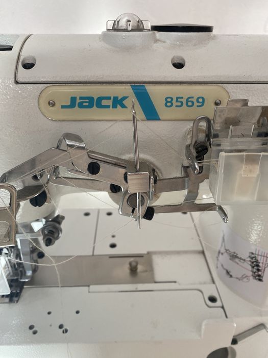 Продается швейная машинка новая