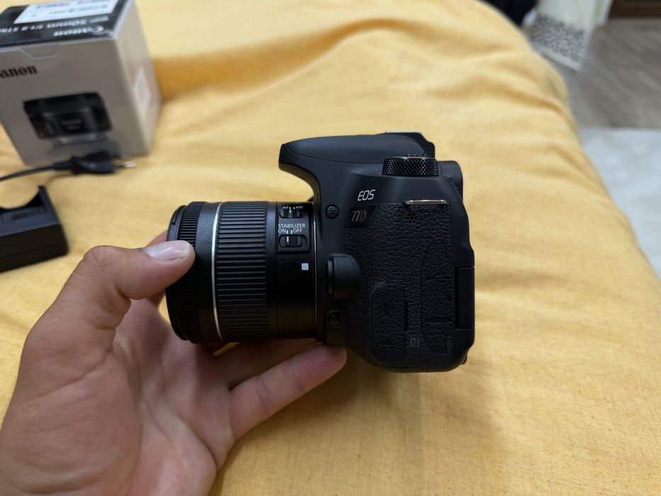 Canon  77D със 18-55mm/f4-5.6 IS STM и 50mm/f1.8 STM