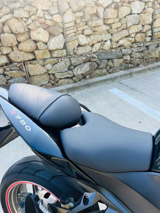 Kawasaki Z750 motocicleta personala