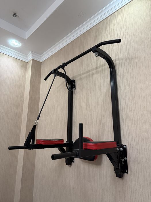 Чтото типо шведской стенки, турник