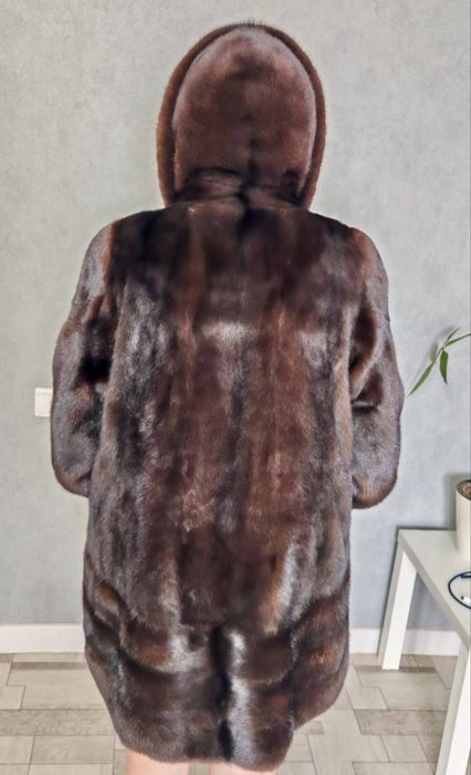 Продам норковую шубу