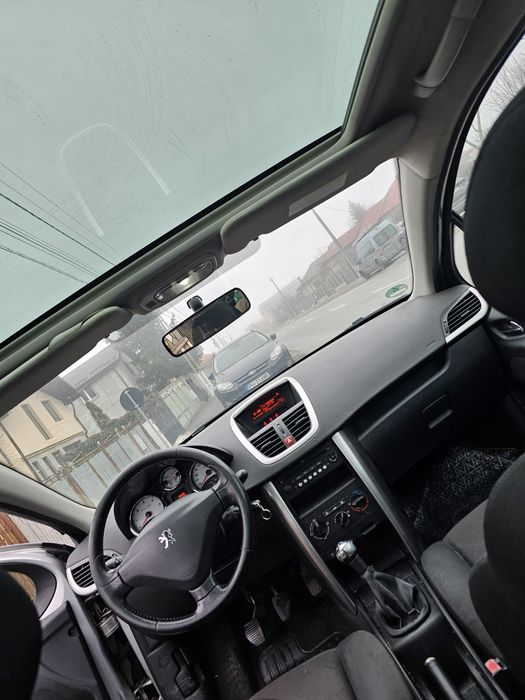 Peugeot 207 1.6 hdi panoramic