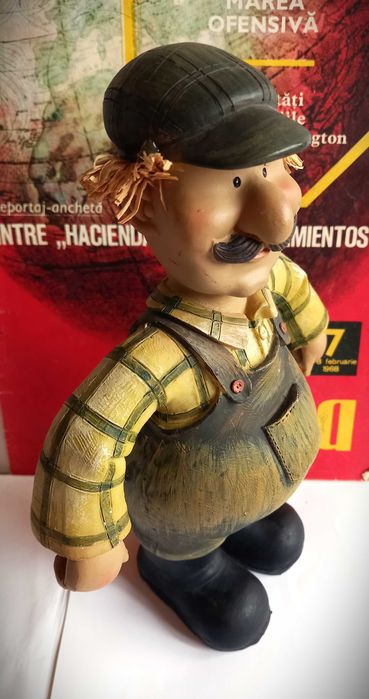 GRĂDINARUL - figurină vintage de 25cm înălțime